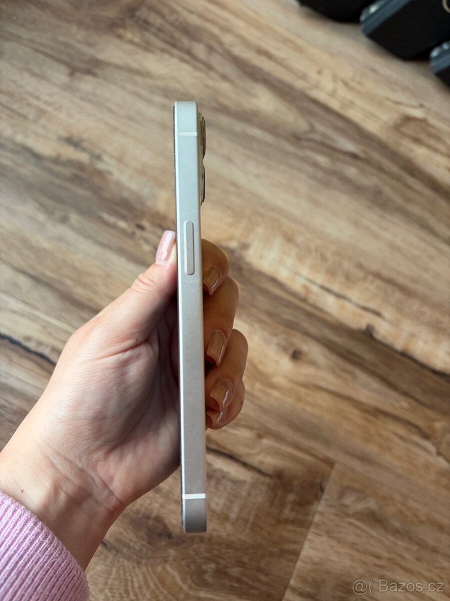 iPhone 13 256 GB bílý - 3
