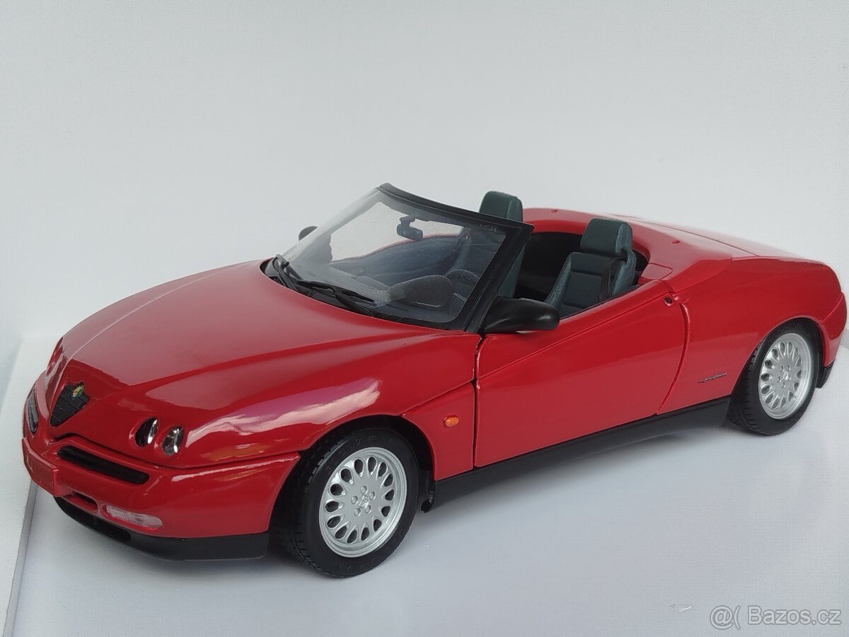 1:18 Alfa Romeo Spider - 3