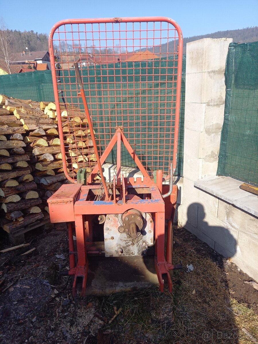 Naviják za traktor v3s