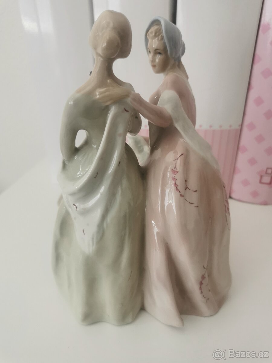 Dve dámy s klobúkmi Royal Dux - 3