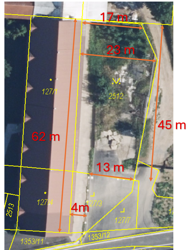 Zpevněná oplocená plocha - 3