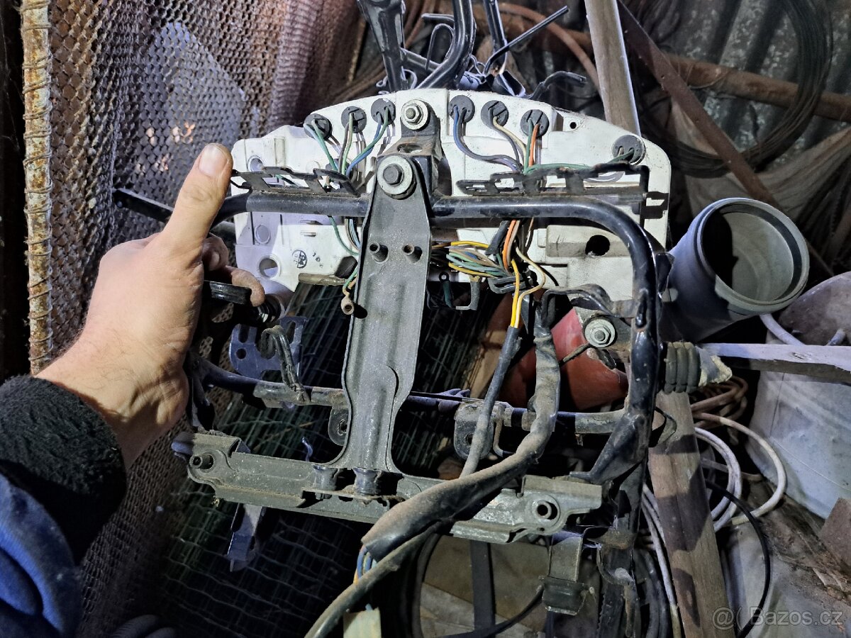 Honda CBX 750F lešení - 3