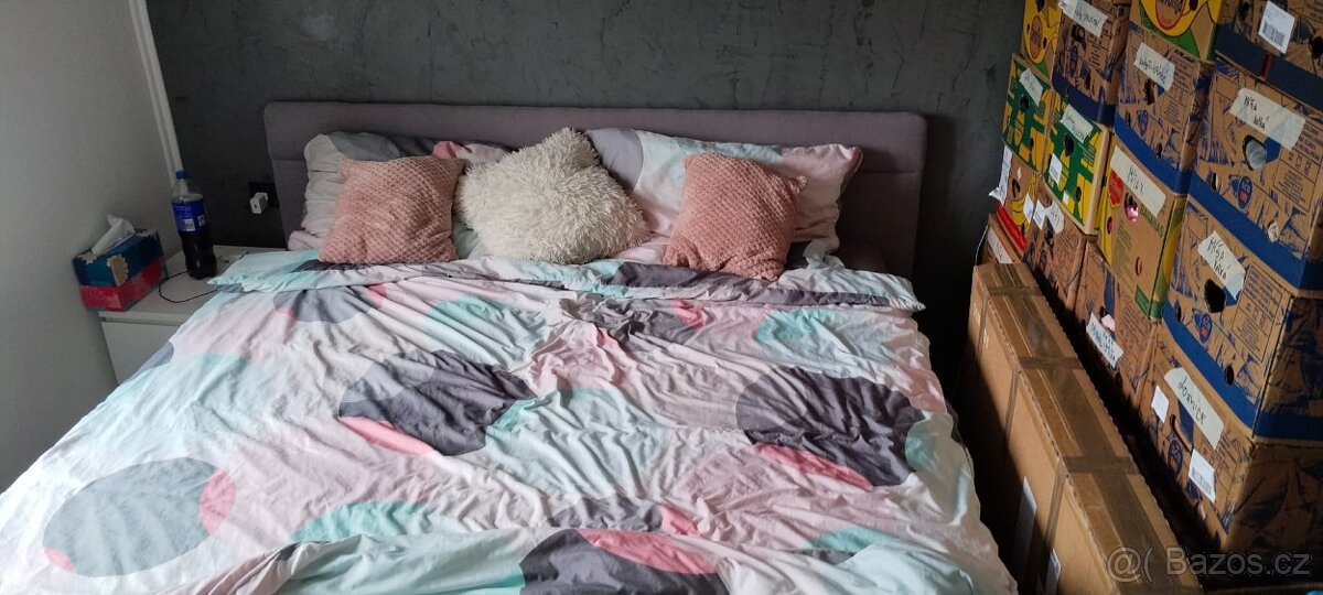 Manželská postel s čelem - 3