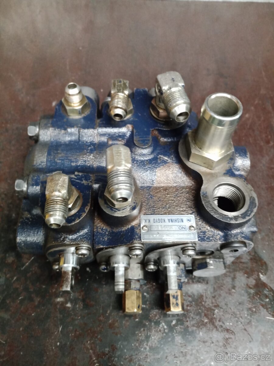 Hydraulický rozvaděč Toyota - 3