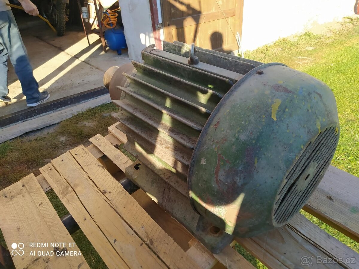 Prodám elektromotor 12KW - 3