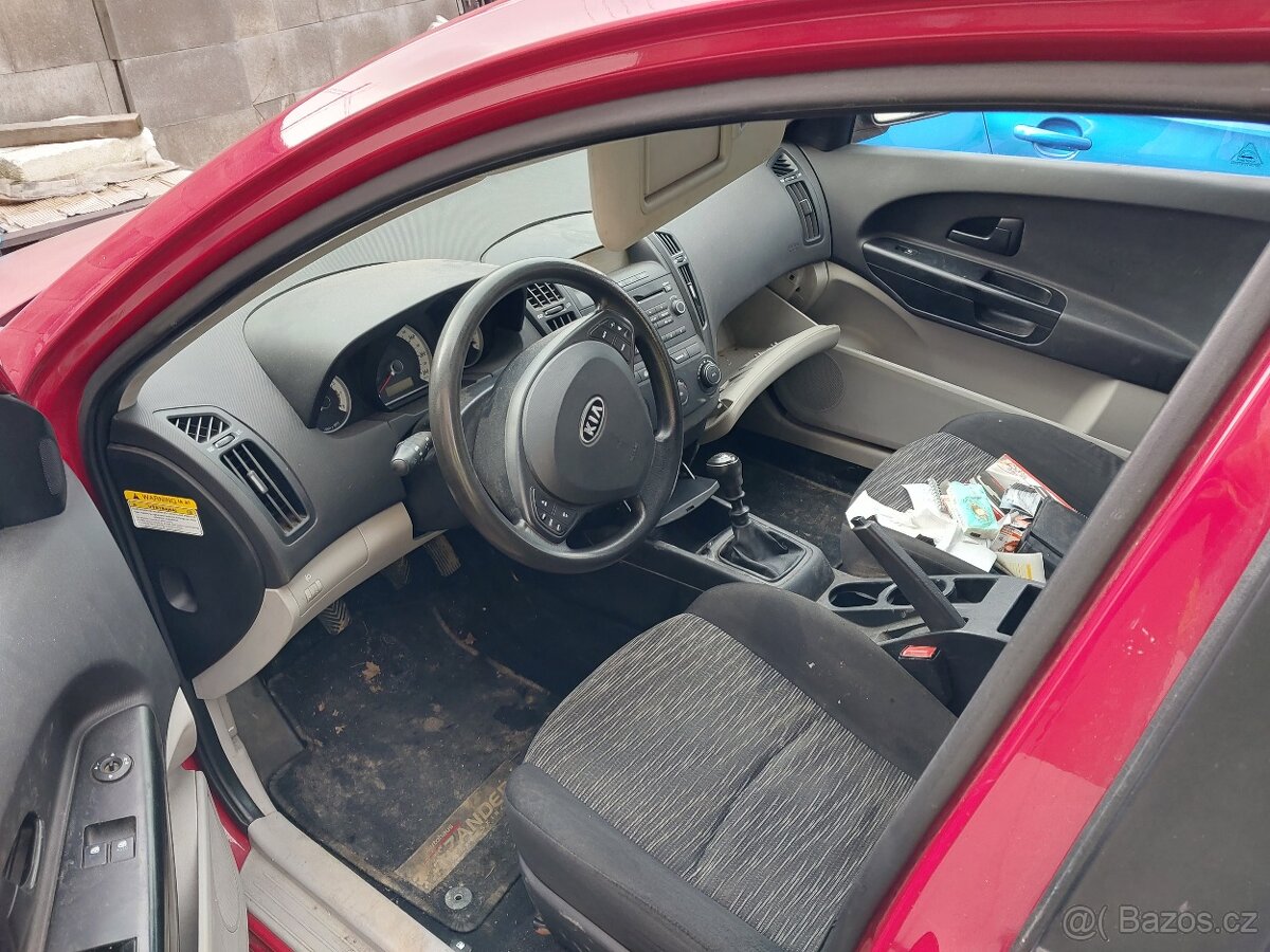 Kia Ceed, 2007 na náhradní díly, funkční motor G4FA - 3