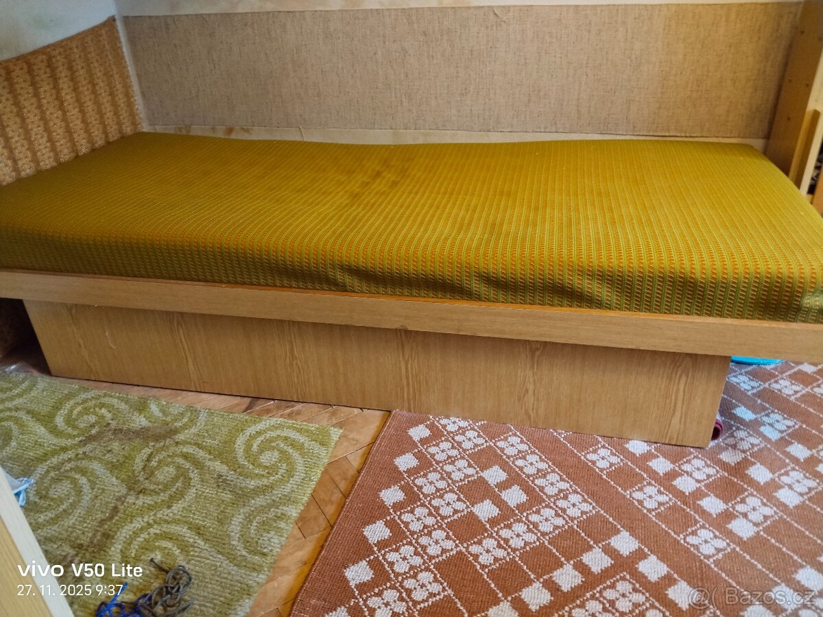 válenda s úložným prostorem - 3