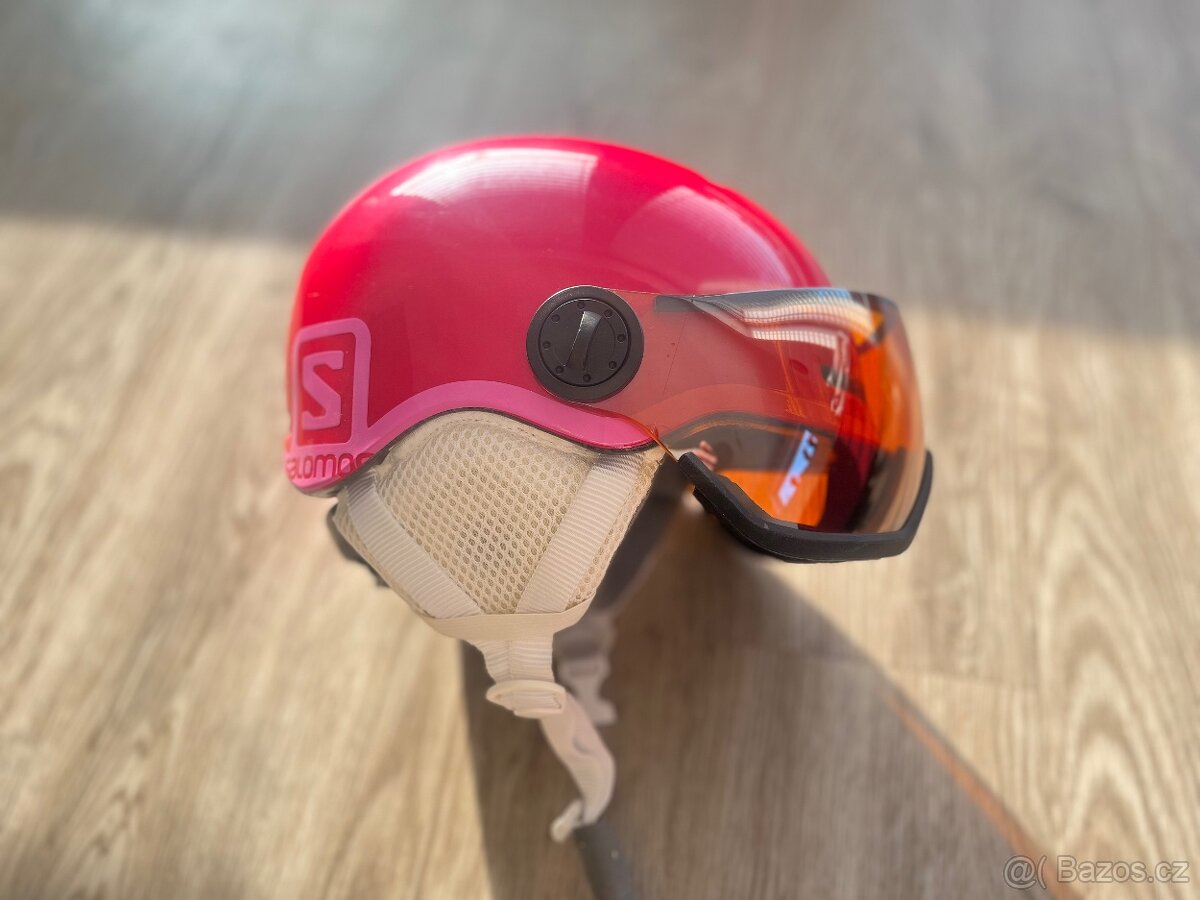 Prodám lyžařskou helmu dívčí S - 3