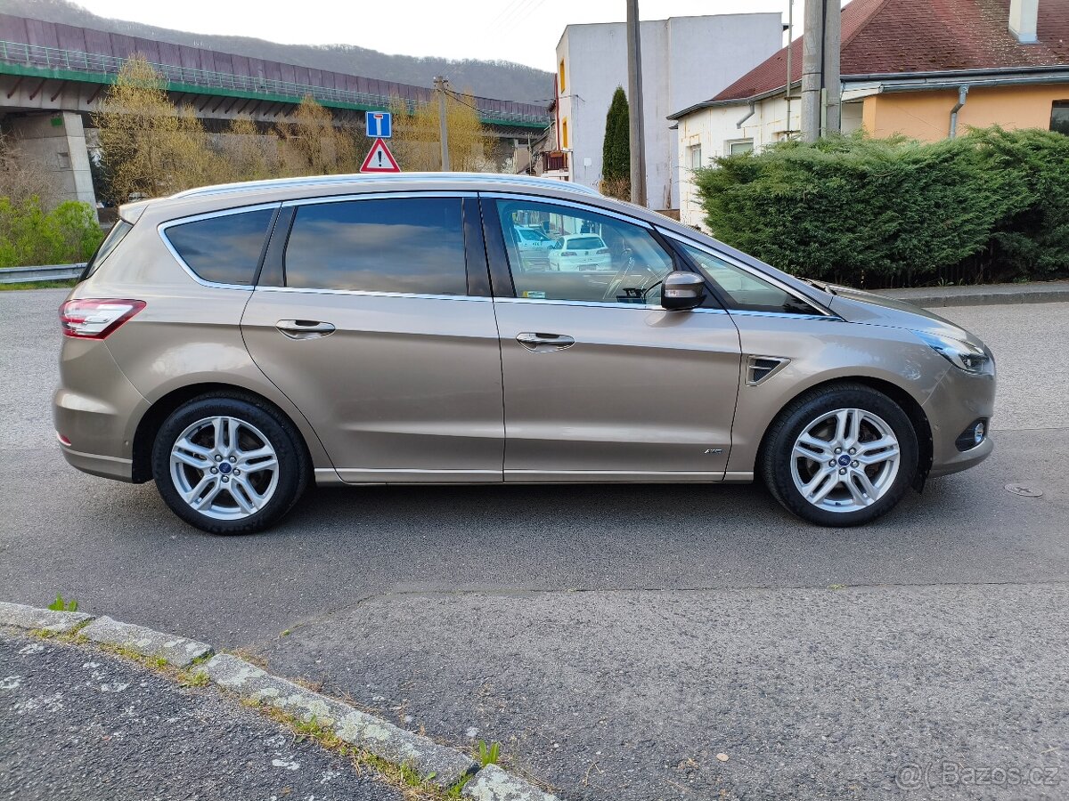 Ford S-MAX 2.0 Tdci 140Kw Titanium 4x4 r.v.2019 nové v ČR - 3