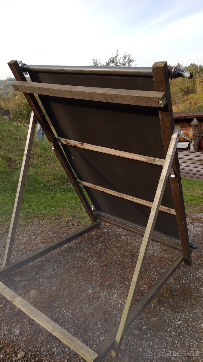 Solár se stojanem k bazénu. - 3