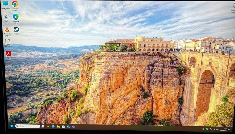 STARŠÍ HERNÍ PC/4JÁDRO/NVIDIA/SSD/8GBRAM/W11 - 3