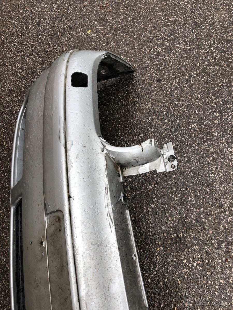 VW golf 4 přední nárazník stříbrný - 3