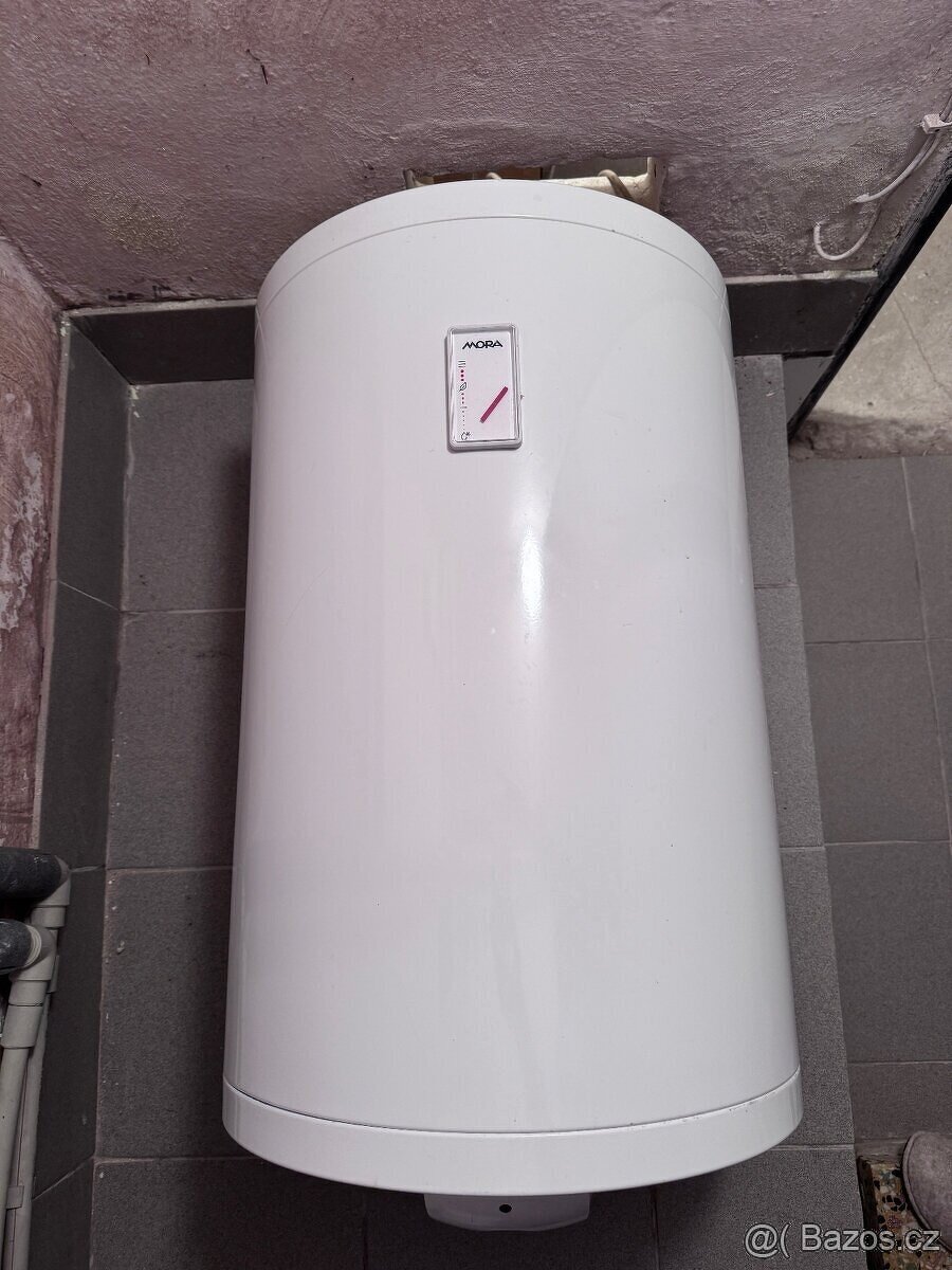 FOTOVOLTAICKÁ ELEKTRÁRNA 2,32kWp ohřev vody - 3