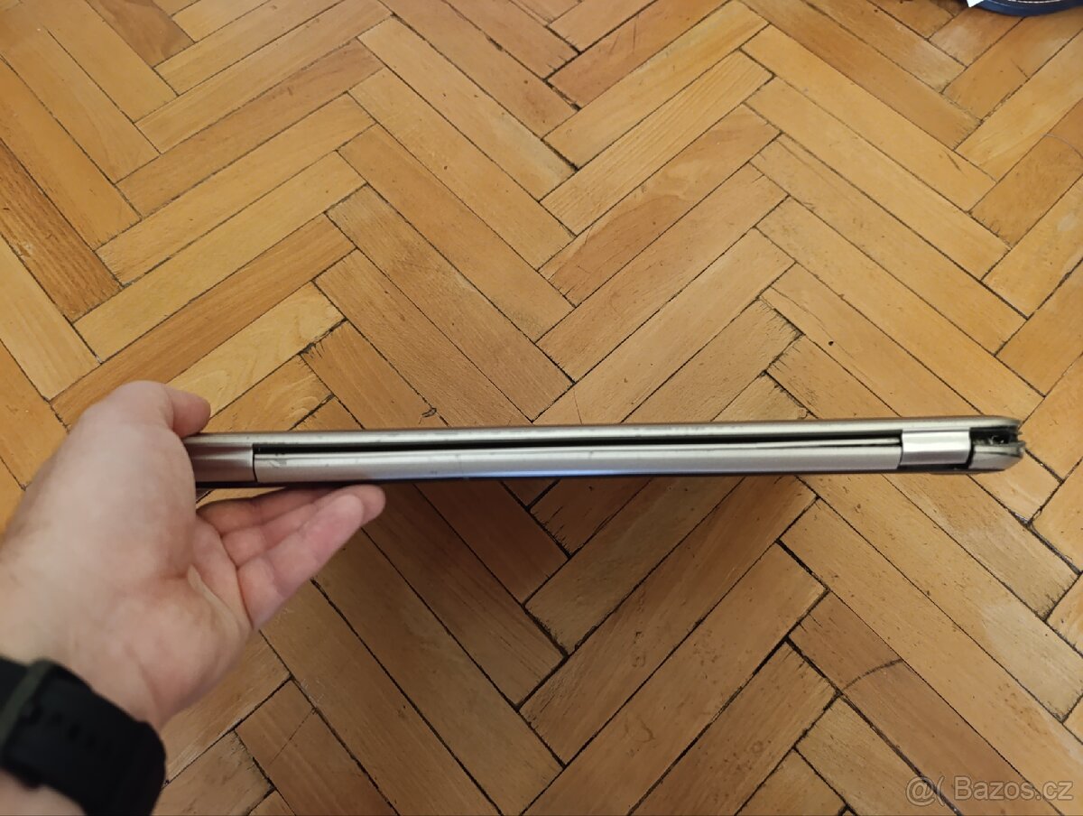 Notebook Dell Inspiron 5523 ve stavu na náhradní díly - 3