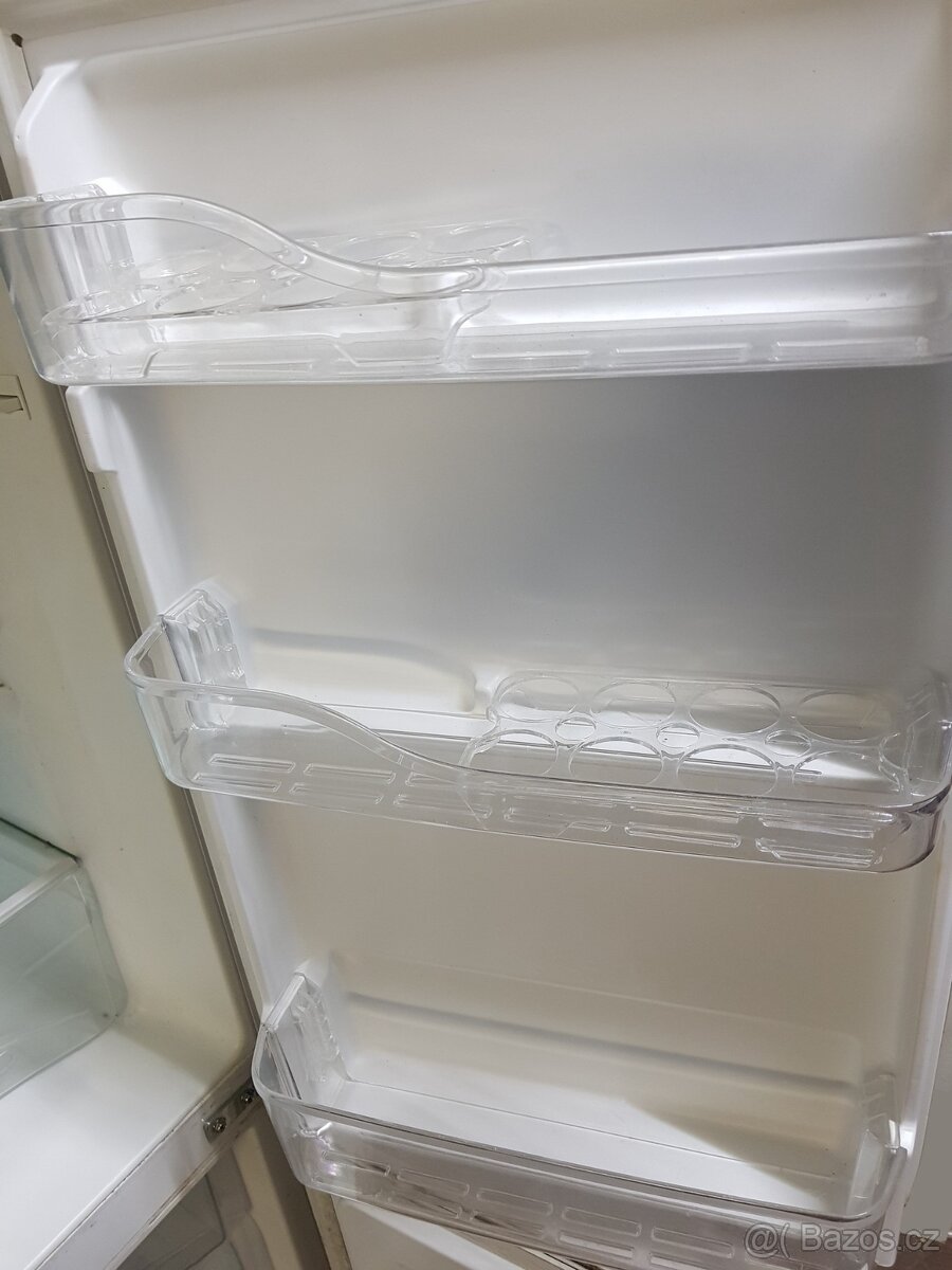 jako nová ÚZKÁ 50cm šířka moderní A++ lednice - 3