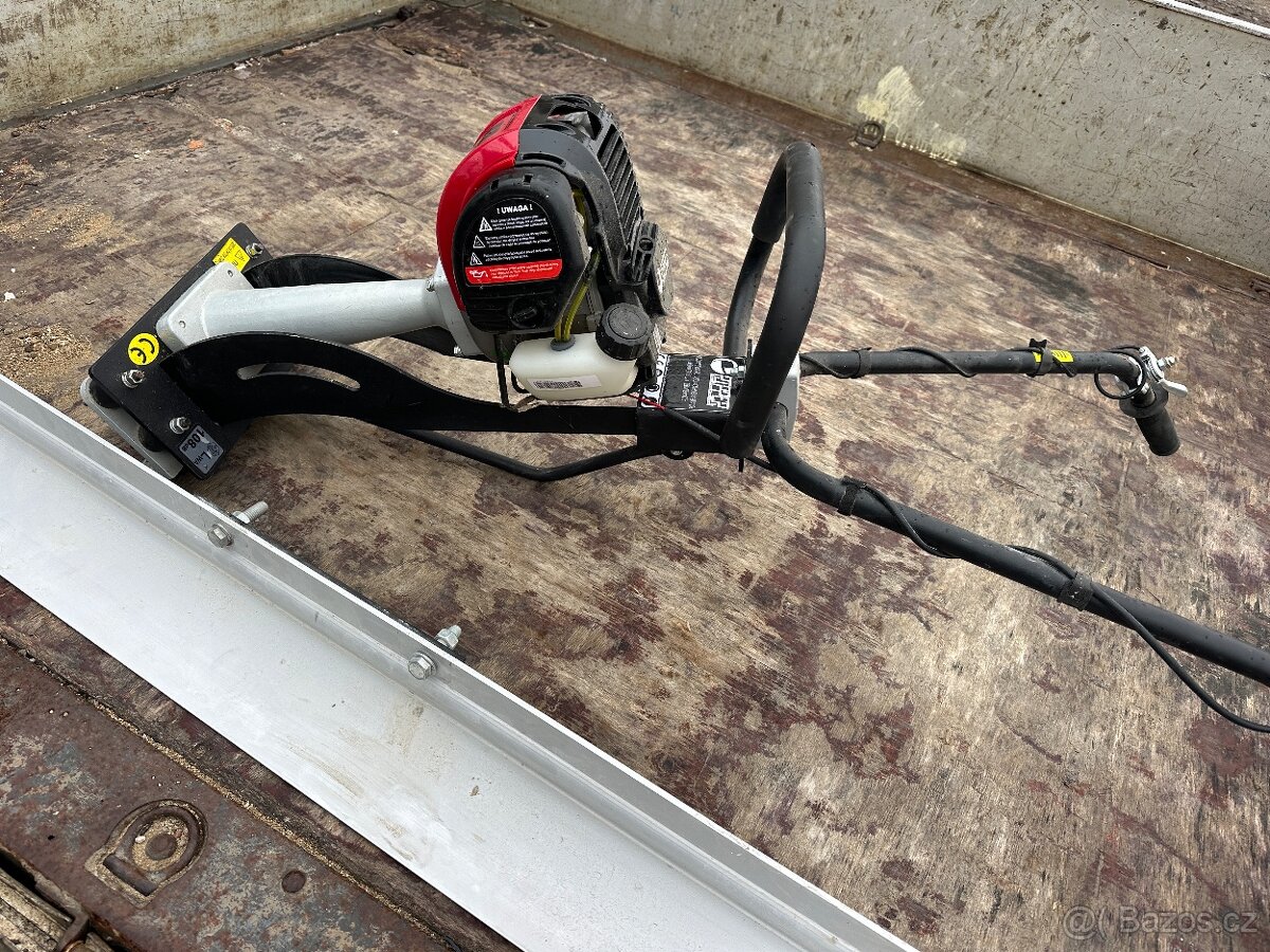 Benzinová vibrační lišta - 3