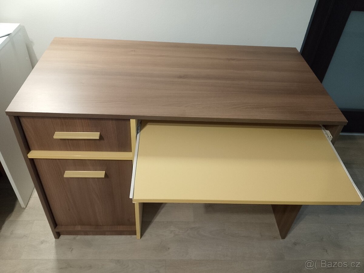 Dětský psací stůl s nástěnnou policí - 3