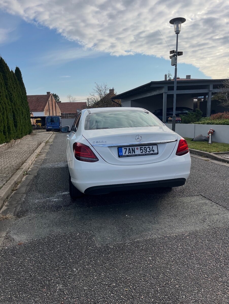 Mercedes Benz C 200D - 3