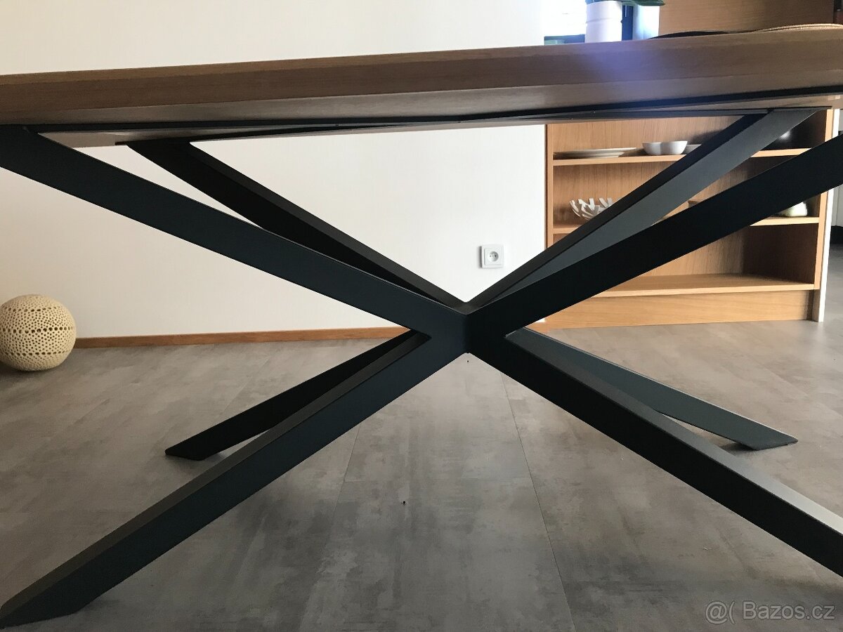 Jídelní stůl - 3