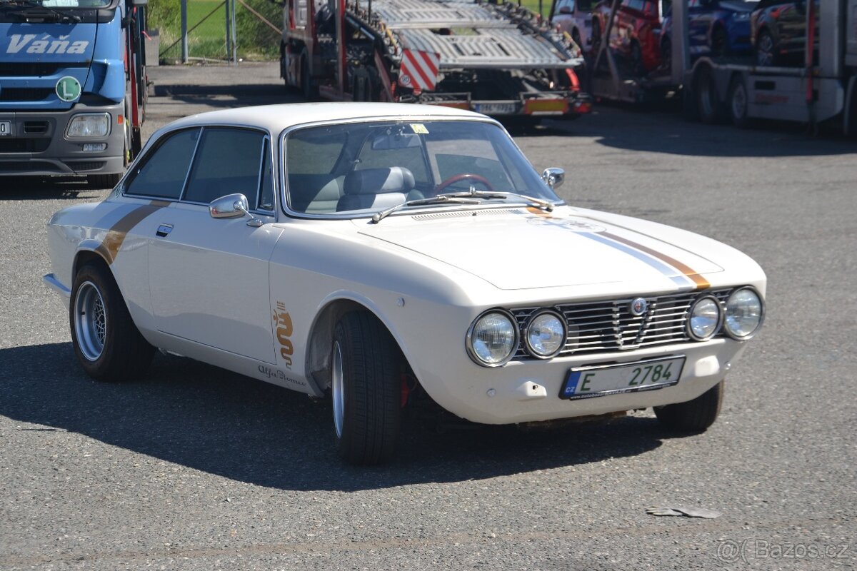 Alfa Romeo GT Junior 1600 GT coupe - 3