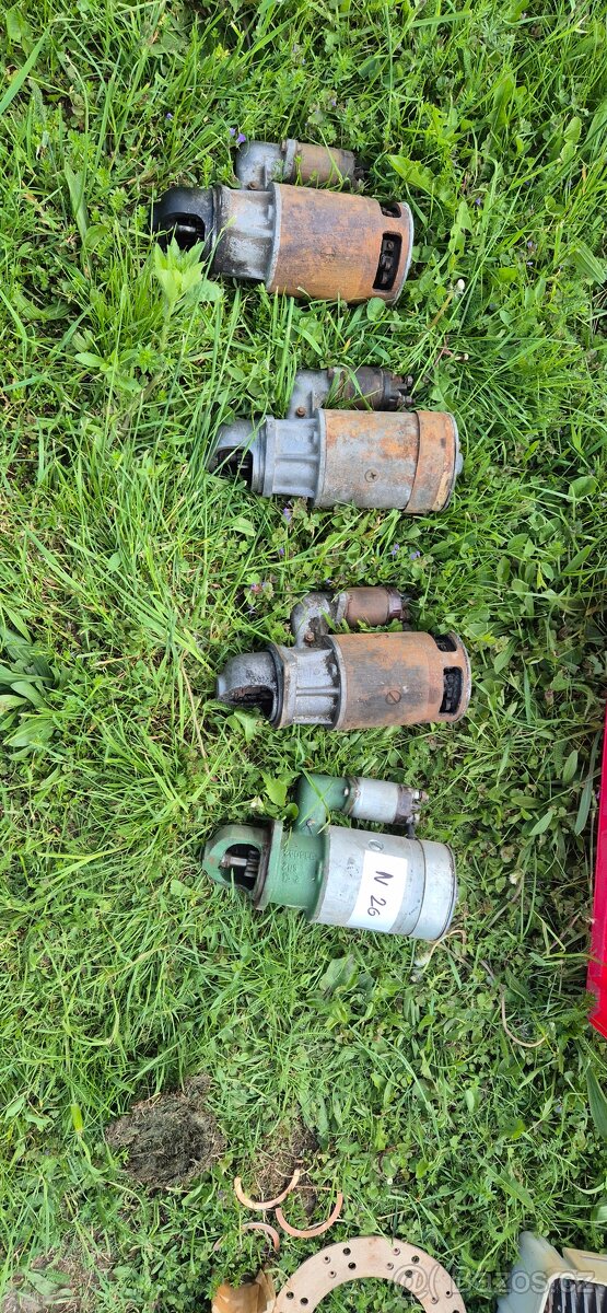 Tatra 613-mix dílů - 3