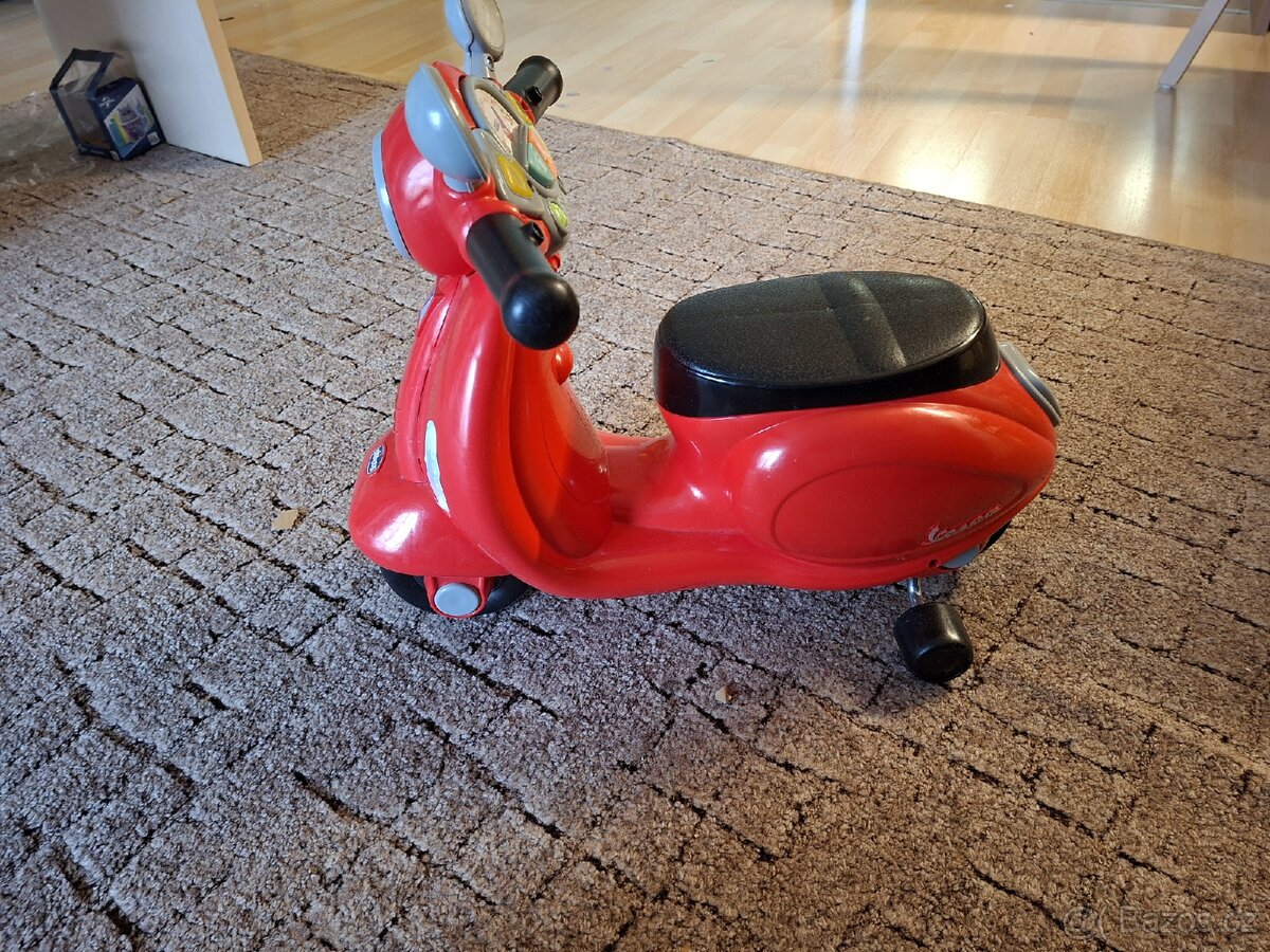 Dětské odrážedlo motorka Vespa - 3