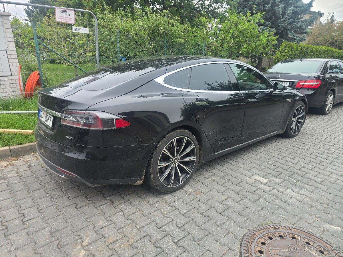 Tesla Model S 90D Free Supercharger - 3