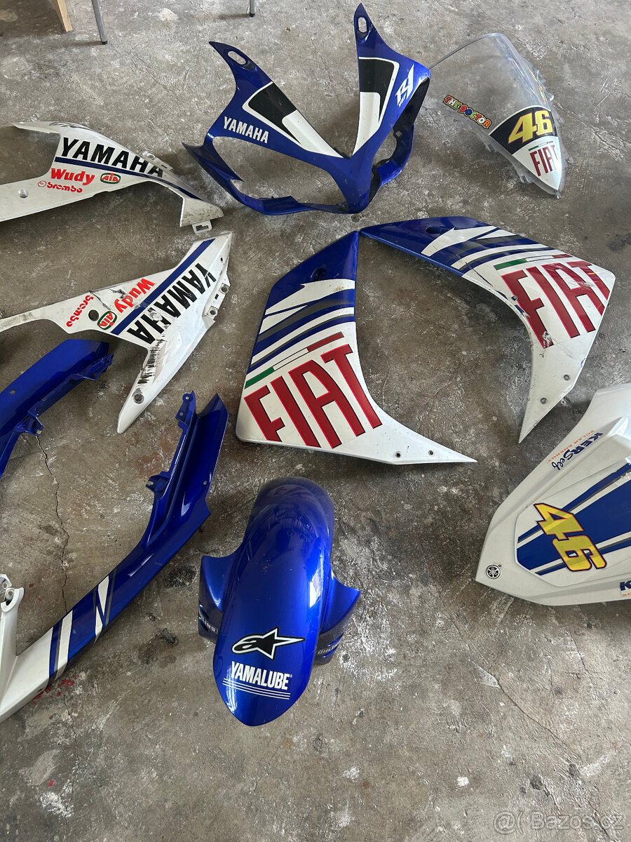 Prodám sadu kapot na Yamaha YZF R1 2008 (RN19) - 3