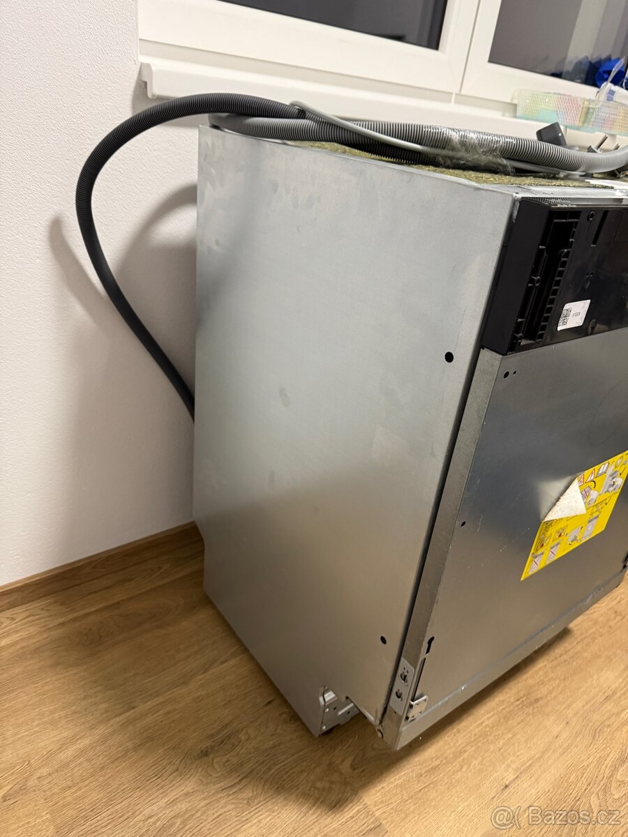 Prodám myčku AEG Mastery FSB52637P - 3