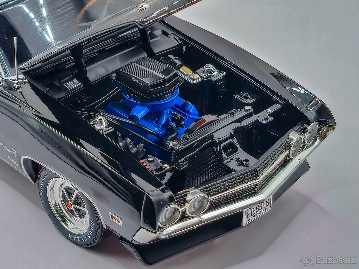 1970 Ford Torino Cobra 1:18 AutoWorld - 3