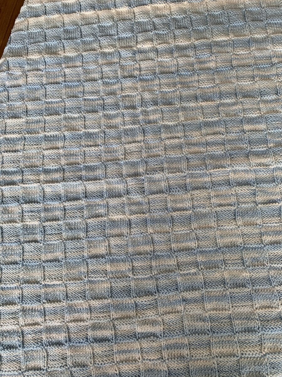 Pletená dečka do kočárku modro-bílá, doprava zdarma - 3