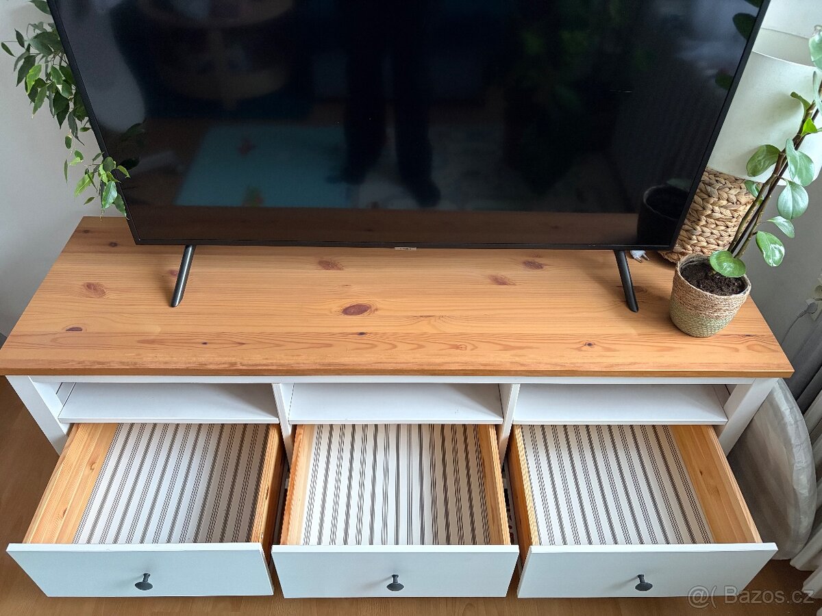 TV stolek IKEA Hemnes - 3