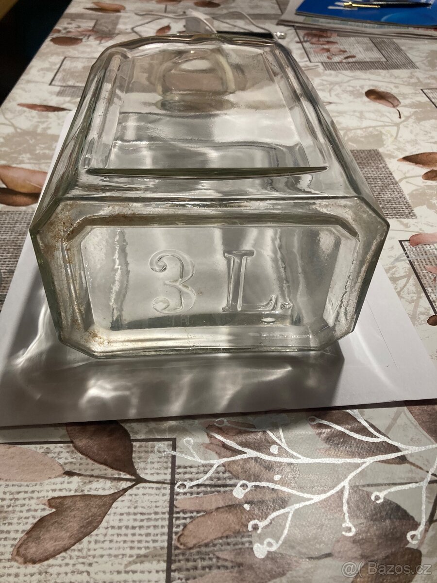 Starožitnou skleněnou láhev - 3