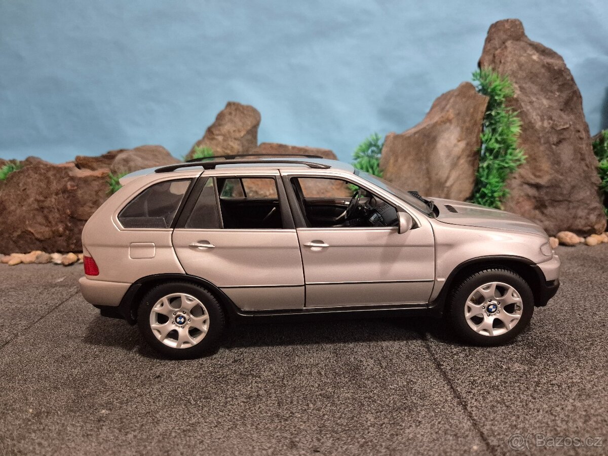 Prodám model 1:18 BMW X5 KYOSHO - 3