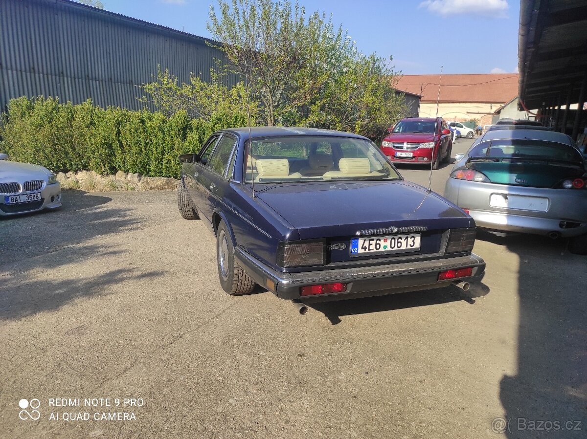 Jaguar Daimler xj 40 - 3
