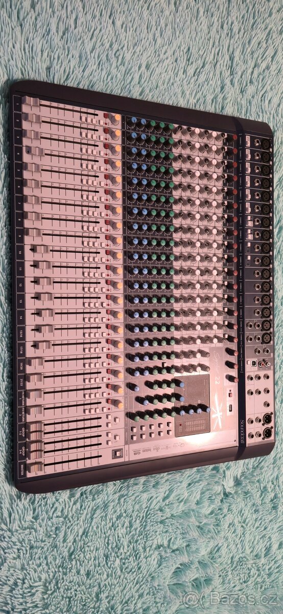 Soundcraft signature 22 - 3