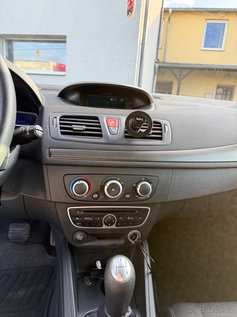 Renault megane 3, 1.6benzin - 3