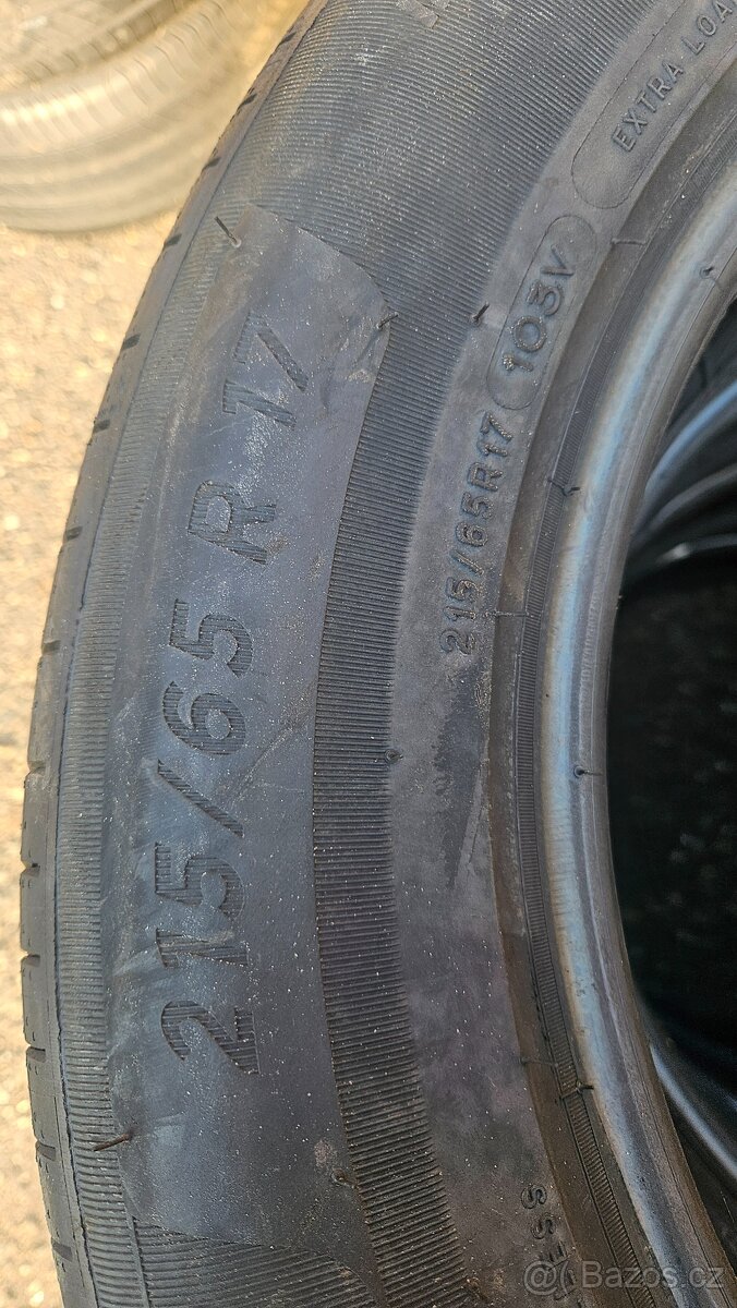 215/65R17 - 3