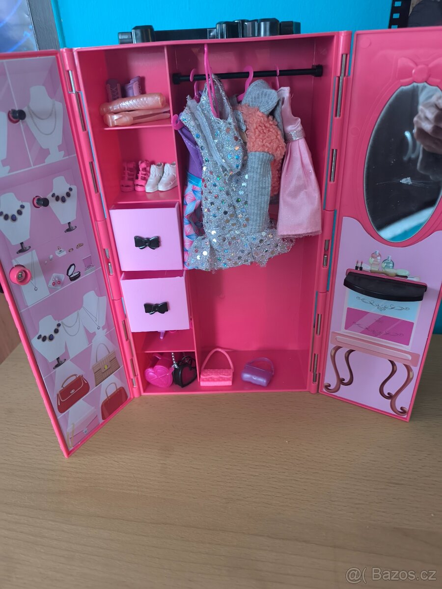 Domeček pro Barbie s výbavou - 3