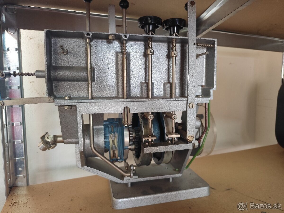 Model stirlingow motor, rez karburátora - 3