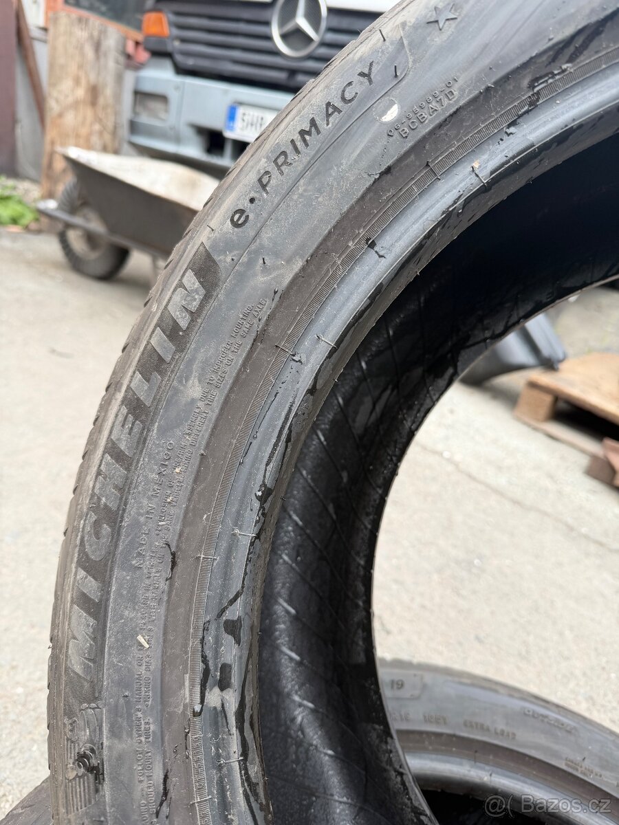 MICHELIN 245/50 r19 - 3