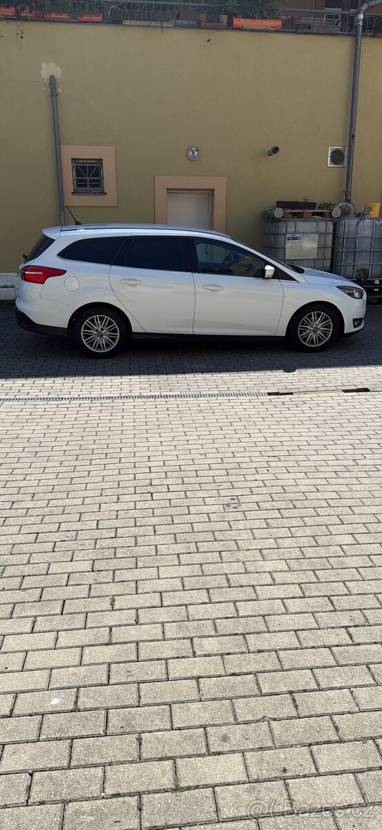 Ford Focus 1.0EcoBoost - 3