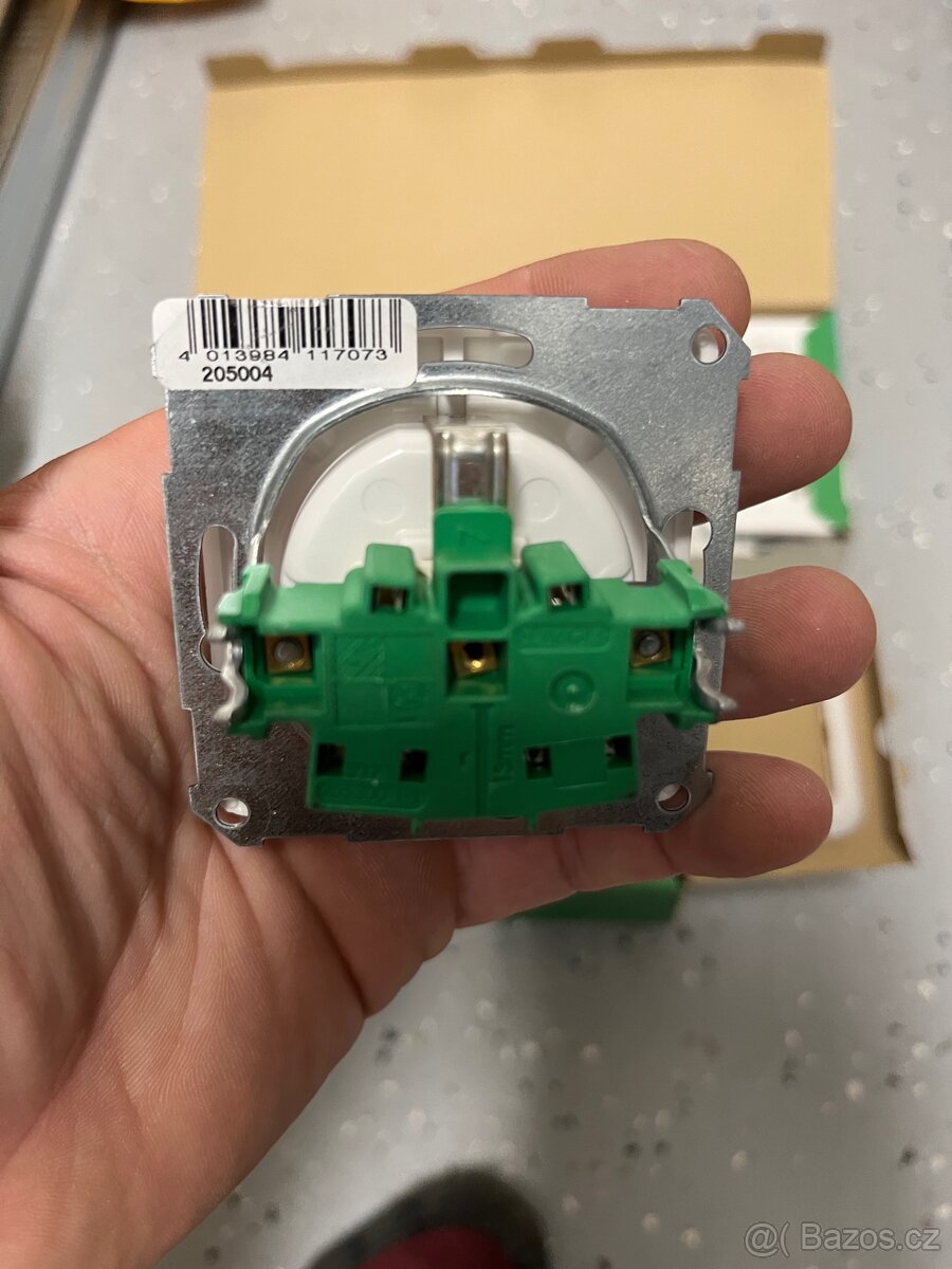 Zásuvka, rameček Schneider Elso - 3