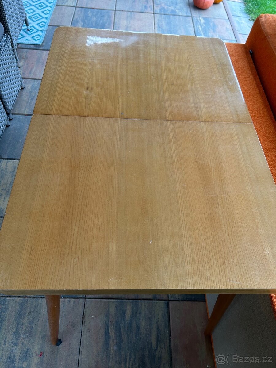 Rozkládací jídelní stůl - 3