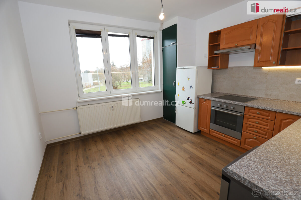 Krásný slunný byt 1+1 po kompletní rekonstrukci v panelovém - 3