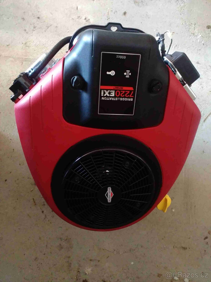 Dvouválcový motor Briggs Stratton Intek 7220 22 HP - 3