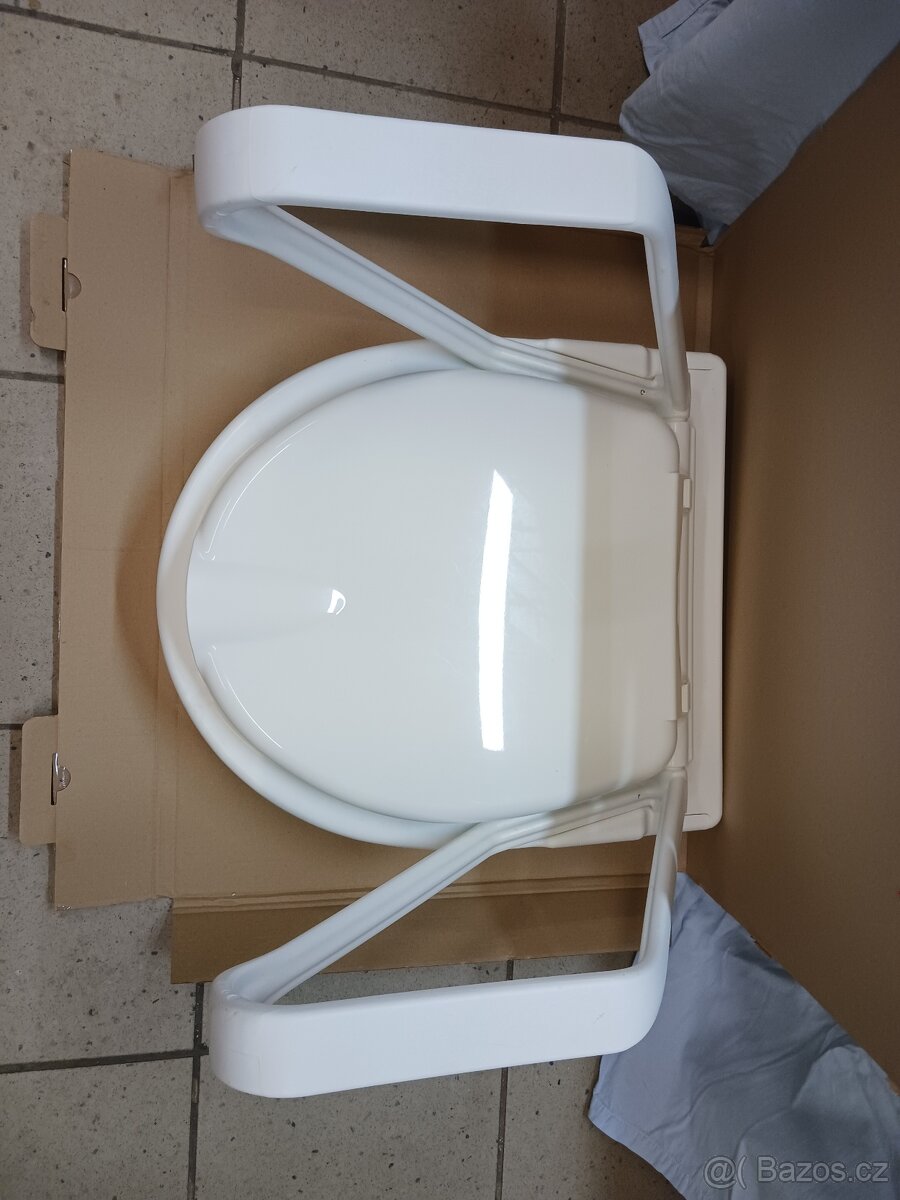 Vyvýšený nástavec na wc s madly - 3