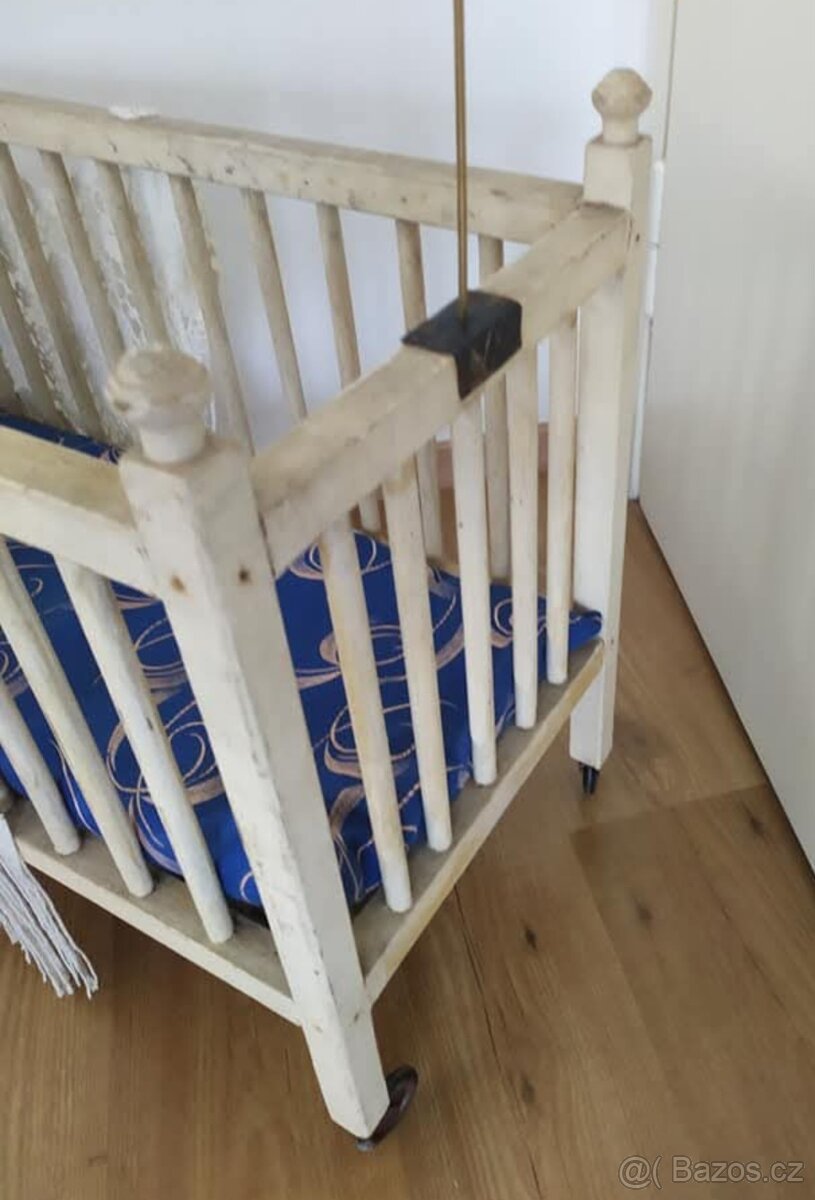 Starožitná postýlka - 3