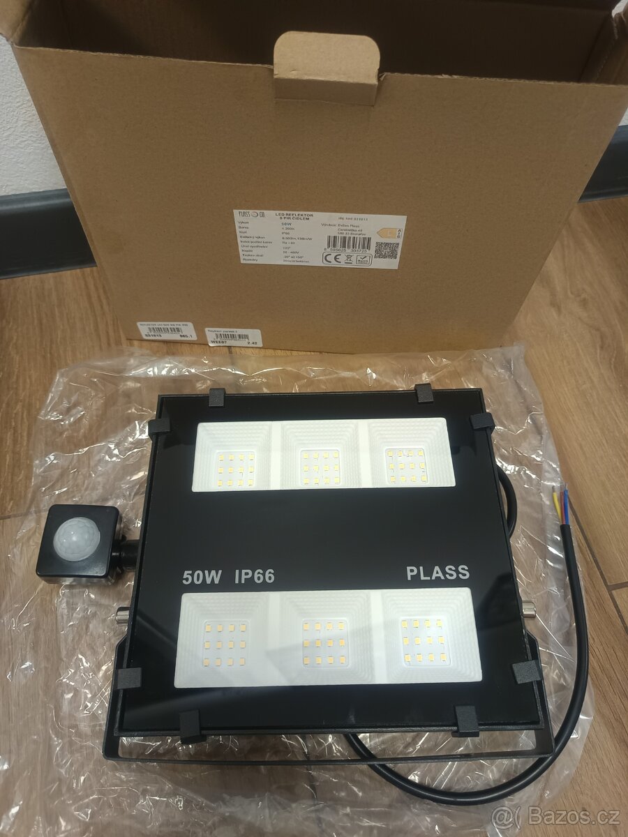 LED REFLEKTOR 50W s PIR čidlem, IP66, 50W LED - 3