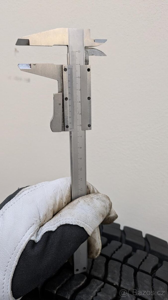 Pneu 225/75 R17,5 - 3